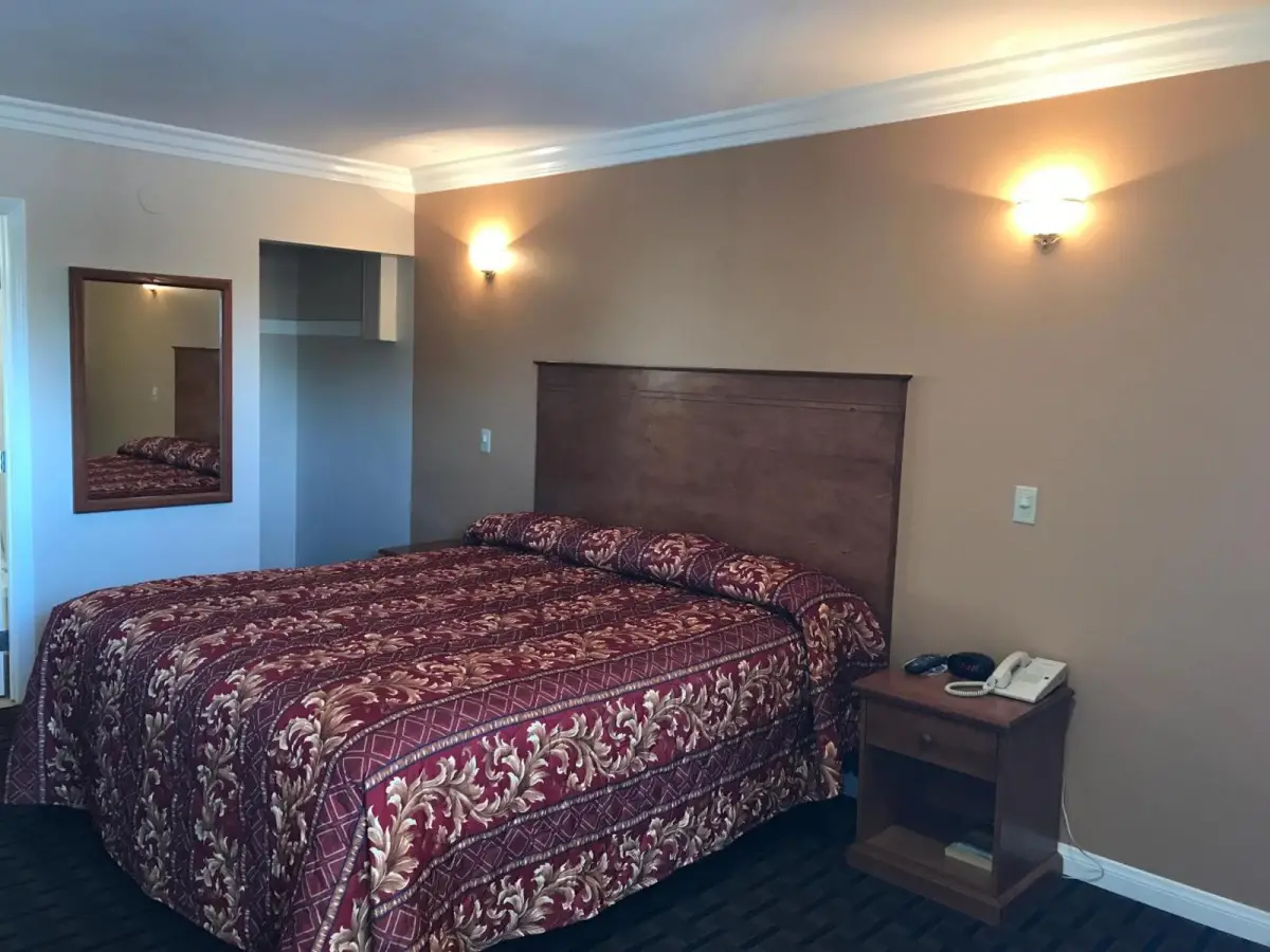 Fullerton Lodge 4
