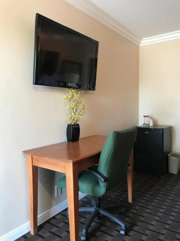 Fullerton Lodge 10
