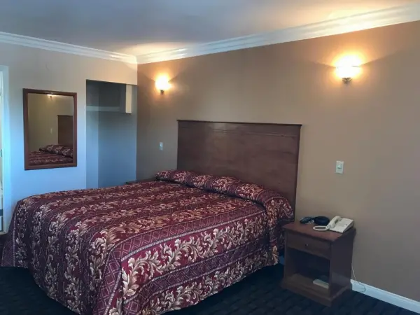 Fullerton Lodge 4