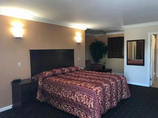 Fullerton Lodge 5