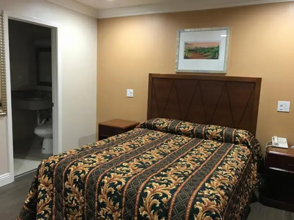Fullerton Lodge 9